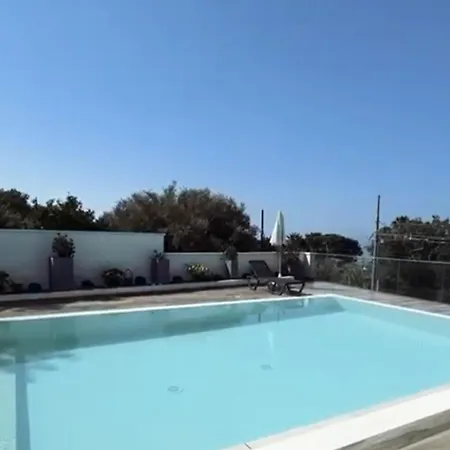 Algiso Vittoria Villa *